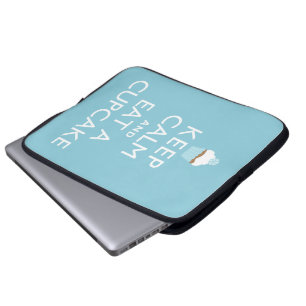 Capa Para Notebook Mantenha a calma e coma um cupcake {azul}