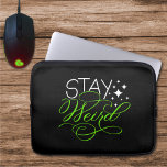 Capa Para Notebook Mantenha-se esquisito e côsmico, Frase motivaciona<br><div class="desc">Adicione um arrojado rascunho de personalidade com este vibrante design de "Permaneça Estranho", com a letra do artista e realçado com estrelas mágicas. O néon verde e branco contrastante pop contra fundo preto profundo, criando uma peça surpreendente e elevadora visualmente para qualquer um que se atreva a ser diferente. Quer...</div>