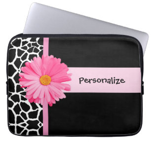 Capa Para Notebook Margarida preto e branco na moda e nome do rosa do