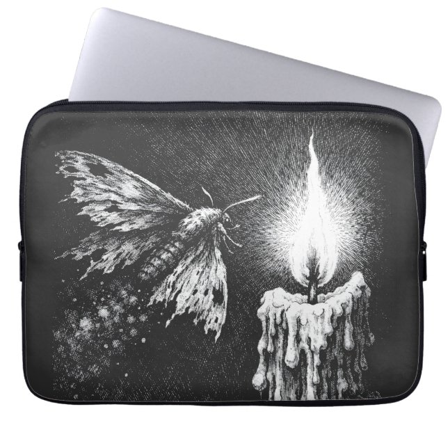 Capa Para Notebook Mariposa para a Chama — por BurnsInHell (Frente)