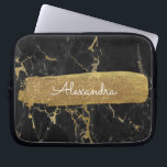 Capa Para Notebook Mármore Preto e Dourado com Folha de Ouro e Brilho<br><div class="desc">Mármore Preto e Dourado com folha de ouro e Capa de nome Elegante brilhante. Esta capa pode ser personalizada para incluir o seu primeiro nome.</div>