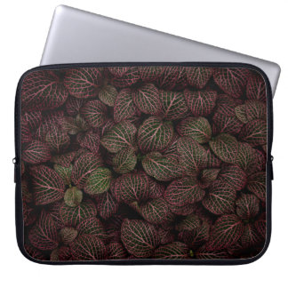 CAPA PARA NOTEBOOK MAROON PETALED FLOWER