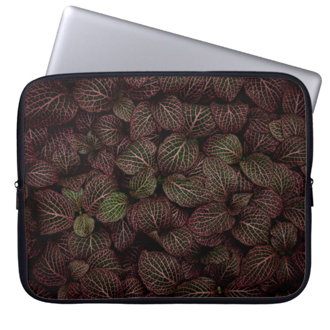 CAPA PARA NOTEBOOK MAROON PETALED FLOWER (Frente)