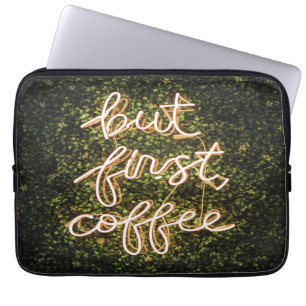 Capa Para Notebook Mas Primeiro Café, Neon Lights Cita Dizendo