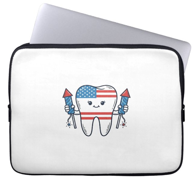 Capa Para Notebook Mascote de Dente Patriótico Design de Fogos de Art (Frente)