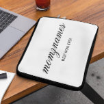 Capa Para Notebook Melhor Mãe Personalizada Nome De Caligrafia<br><div class="desc">Celebre as mães especiais da sua vida com a nossa design de Nome da Caligrafia da Melhor Mãe Personalizada, perfeita para Dia de as mães, aniversários ou qualquer ocasião para mostrar seu amor. Este presente elegante e personalizável é ideal para todas as mães — sejam elas a melhor mãe do...</div>