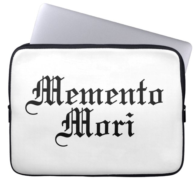 Capa Para Notebook Memento Mori - Frase Latina (Frente)