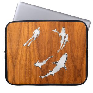 Capa Para Notebook Mergulhador com Silhuettes de Tubarões no Teak Ven