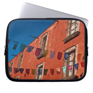 Capa Para Notebook México, San Miguel de Allende. Bandeiras coloridas