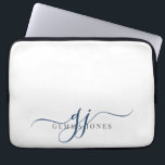 Capa Para Notebook Mínimo de Inicializações do Monograma do Script Az<br><div class="desc">Um script azul-marinho moderno de chic monograma em branco,  com um script inicial dramático com pinceladas e seu nome de cheio em um tipo de serifa moderno.</div>