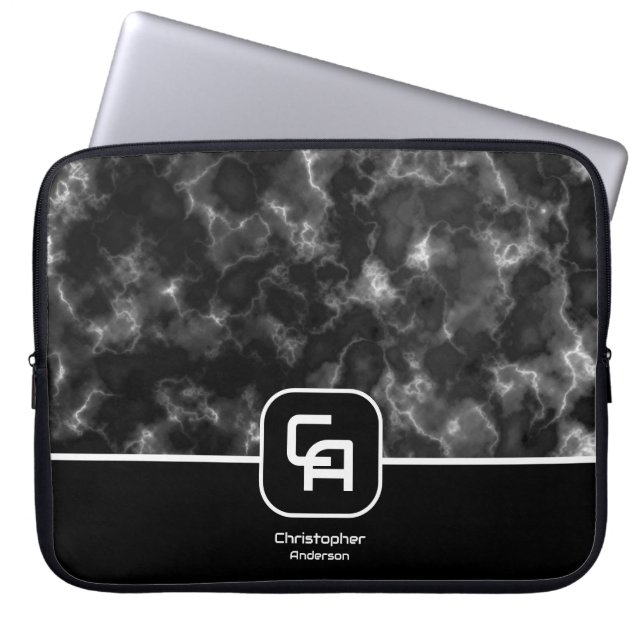 Capa Para Notebook Misty Smoke Monograma Preto Branco (Frente)