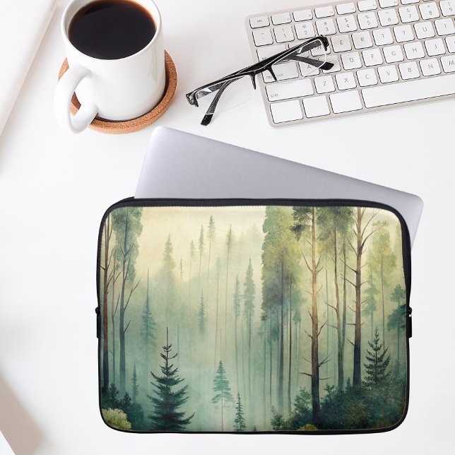 Capa Para Notebook Misty Woodland Evergreen Forest (Criador carregado)