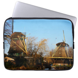 Capa Para Notebook Molens in Nederlands landschap.