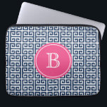 Capa Para Notebook Monograma cor-de-marinho azul grego padrão cor-de-<br><div class="desc">Bolsa de laptop de Monograma Rosa Quente com Padrão de Chave Grego marinho Azul. Bolsa de laptop personalizável com o padrão de teclas azul e verde marinho. Personalize adicionando seu próprio monograma.</div>