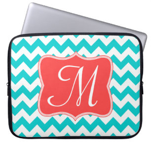 Capa Para Notebook Monograma coral 15" de Chevron do Aqua moderno