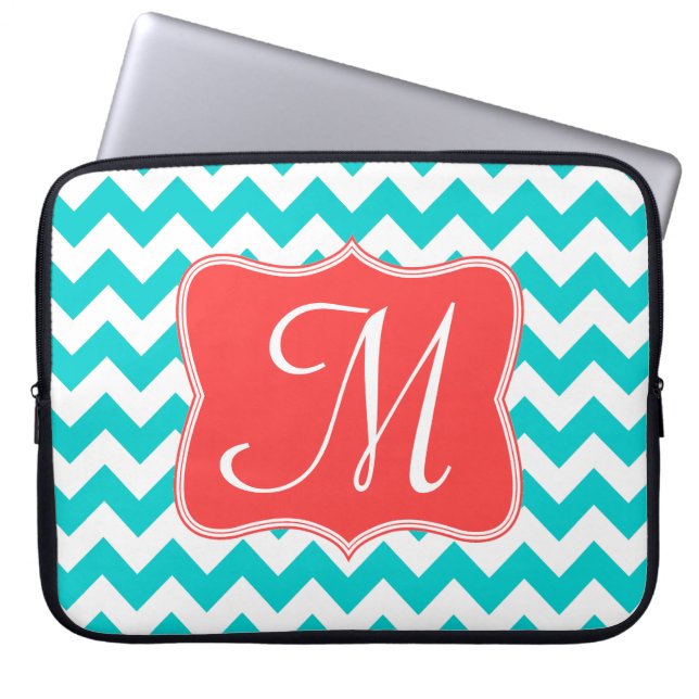 Capa Para Notebook Monograma coral 15" de Chevron do Aqua moderno (Frente)