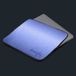 Capa Para Notebook Monograma de aspecto de alumínio escovado azul met<br><div class="desc">Tons azuis metálicos elegantes,  textura simples de alumínio escovado parecem design de manga. Monograma/nome personalizado e opcional. Este design está disponível em outros produtos. Ele vem em tons de cores diferentes e qualquer cor pode ser solicitada por e-mail.</div>