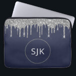 Capa Para Notebook Monograma de Marinho de prata personalizado com br<br><div class="desc">Silver personalizado e Marinho Blue Faux Glitter e Sparkle Elegant Monogrammed Initials Case. Esse caso pode ser personalizado para incluir seu nome inicial e próprio.</div>