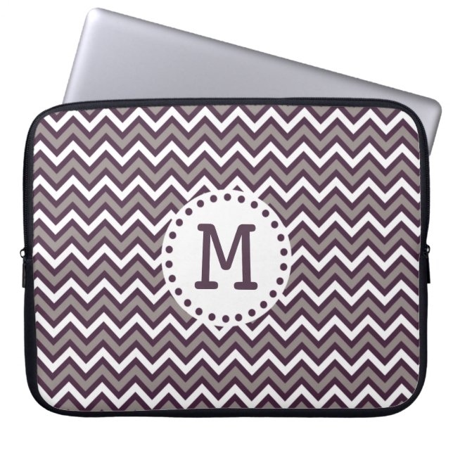 Capa Para Notebook Monograma de Padrão de Chevron Branco Roxo Moderno (Frente)