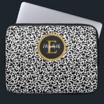 Capa Para Notebook Monograma do Leopardo Dourado Negra<br><div class="desc">Um padrão leopardo preto e branco com um monograma elegante de ouro e preto decora esta bolsa de laptop. Personalize-o para si mesmo ou para um presente! Projetado para você pelo Blackberry Boulevard.</div>