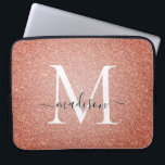 Capa Para Notebook Monograma Dourado do roteiro da faísca do brilho<br><div class="desc">A bolsa de laptop Dourado do computador do monograma do roteiro da faísca do brilho do rosa do rosa</div>