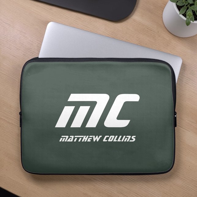 Capa Para Notebook Monograma Masculino Personalizado Verde Elegante (Stylish Green Personalized Monogram Masculine Laptop Sleeve)