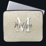 Capa Para Notebook Monograma Moderno de Folha de Ouro de Champanhe<br><div class="desc">Esta bolsa de laptop tem um fundo de dourado de champanhe falso texturizado. Simples e contemporâneo. Preencha-o com um monograma personalizado e nome. Criado pela imprensa simplesmente de farmácia.</div>