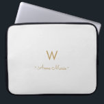 Capa Para Notebook Monograma Moderno em Grafite Dourado Script<br><div class="desc">Um design de monograma moderno e elegante com tipografia manuscrita minimalista dourada e tipografia bloco sans serif em um fundo elegante pastel claro Grafite. O monograma e o nome podem ser facilmente personalizados.</div>