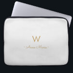 Capa Para Notebook Monograma Moderno em Grafite Dourado Script<br><div class="desc">Um design de monograma moderno e elegante com tipografia manuscrita minimalista dourada e tipografia sans serif em um elegante fundo pastel claro Grafite. O monograma e o nome podem ser facilmente personalizados.</div>