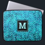 Capa Para Notebook Monograma turquesa folha padrão ombre bold tipo<br><div class="desc">Uma cor damasco foliar azul-azul-azul-azul-azul-azul em um fundo rico e profundo de textura turquesa enfeita esta bolsa de laptop neoprene moderna, moderna e monificada. Personalize esta manga elegante com o seu monograma inicial. Faz uma declaração de chic e na moda cada vez que você a usa. Esta bolsa de laptop...</div>