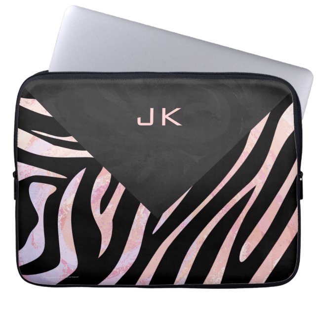 Capa Para Notebook Monograma Zebra Preto e Rosa (Frente)