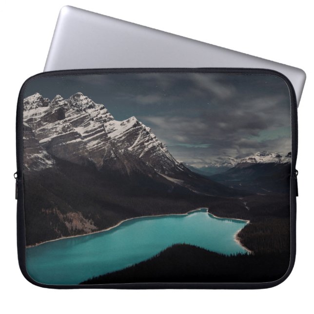 CAPA PARA NOTEBOOK MONTANHA ALPS RODANDO CORPO DE ÁGUA (Frente)