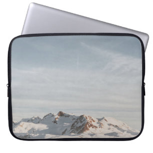 CAPA PARA NOTEBOOK MONTANHA DE NEVE À BASE NO DIA