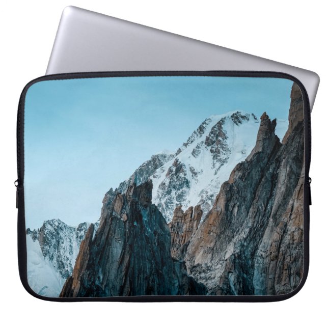CAPA PARA NOTEBOOK MONTANHAS DE NEVE DURANTE O DIA (Frente)