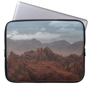 CAPA PARA NOTEBOOK MONTANHAS ROCKY SOB PELES DE CINZA