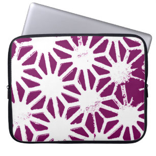 Capa Para Notebook Morango e padrão geométrico branco