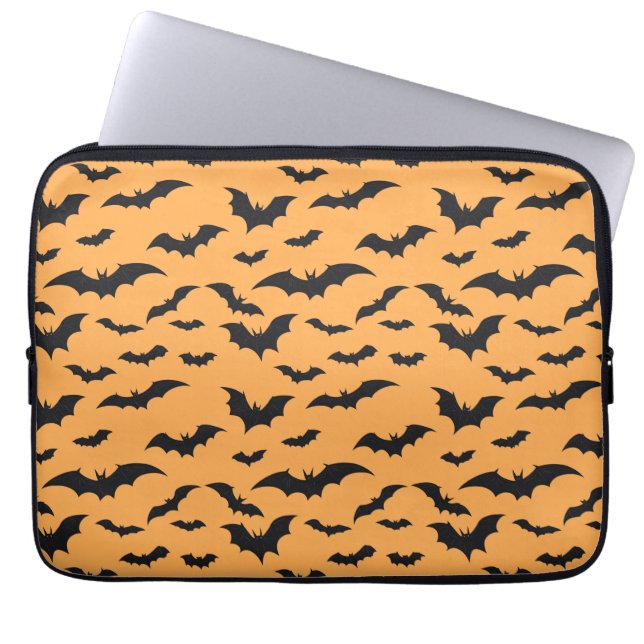 Capa Para Notebook Morcegos de Halloween sobre fundo laranja (Frente)