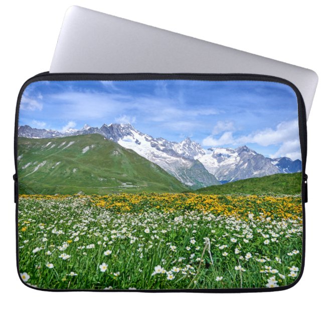 Capa Para Notebook Mountains | Swiss Alps Valley Spring (Frente)