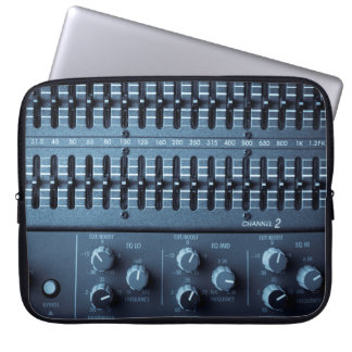 Capa Para Notebook Muitos botões de um mixer de som em um estúdio de