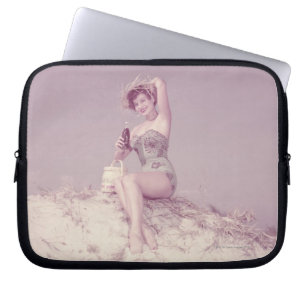 Capa Para Notebook Mulher que relaxa na praia