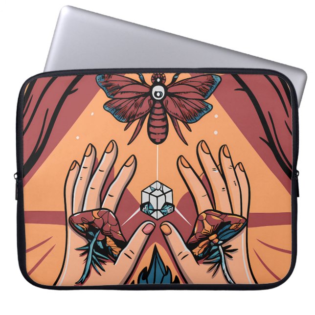 Capa Para Notebook Mystical Hands Offering Fungi to Moth Spirit (Frente)