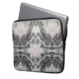 Capa Para Notebook Myth Born of Stone – Symmetric Darkscape