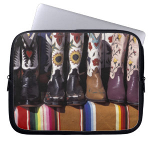 Capa Para Notebook NA, EUA, Novo México, Santa Fé. Botas de cowboy