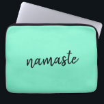 Capa Para Notebook Namaste | Neo Mint Green Yoga Espiritual<br><div class="desc">Simples, na moda, "namaste" cita design de arte na moderna tipografia de escrita manuscrita minimalista num fundo verde-menta. O slogan pode ser facilmente personalizado com suas próprias palavras para um presente perfeito para um coelhinho de yoga ou amante de pilates! Namasté significa literalmente "cumprimentos a você". Nos Vedas, a namasta...</div>