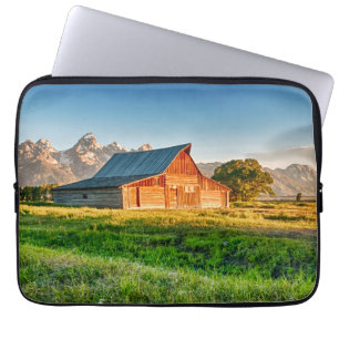 Capa Para Notebook Nascer do sol no celeiro de Moulton