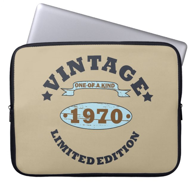 Capa Para Notebook Nascer em presente de aniversário de 1970 (Frente)