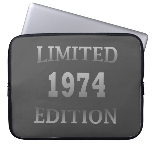 Capa Para Notebook Nascer em presente de aniversário de 1974 (Frente)