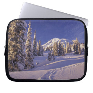 Capa Para Notebook NE, EUA, Washington, Mt. Rainier NP, Neve