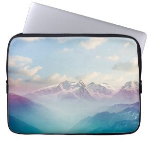 Capa Para Notebook Névoa da manhã em um vale alpino
