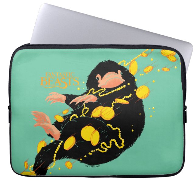 Capa Para Notebook Niffler Flutuando Com Dourado (Frente)